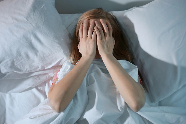 Jak rozpoznać zaburzenia snu? Objawy, przyczyny i sposoby poprawy jakości snu