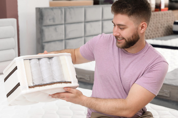 Sprężyny kieszeniowe czy bonellowe? Wybór ma znaczenie dla Twojego snu!